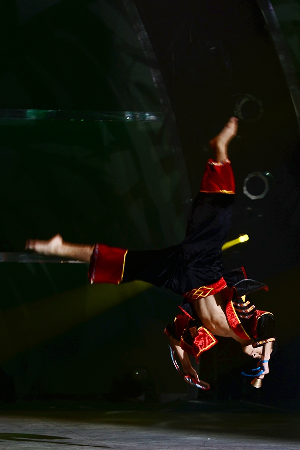 SYTYCD: Gi&aacute;m khảo Ho&agrave;i Linh "tr&aacute;ch" kh&aacute;n giả 10