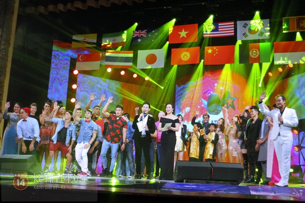 SISTAR, Văn Mai Hương "ch&aacute;y hết m&igrave;nh" c&ugrave;ng kh&aacute;n giả Việt 34