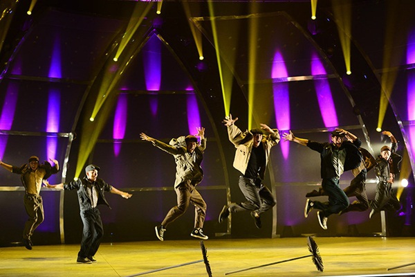 SYTYCD: Mỹ An - Đ&igrave;nh Lộc tỏa s&aacute;ng qua b&agrave;n tay nh&agrave; bi&ecirc;n đạo của Lady Gaga 28