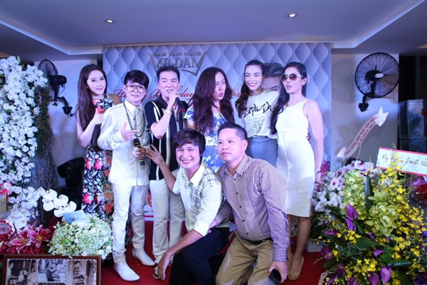 Dàn sao "khủng" của showbiz Việt tưng bừng dự sinh nhật Mr.Đàm 44