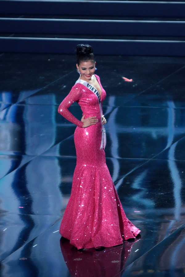 Trương Thị May tự tin tỏa sáng vòng Bán kết Miss Universe 2013 7