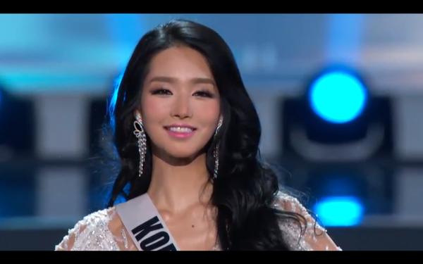 Trương Thị May tự tin tỏa sáng vòng Bán kết Miss Universe 2013 15