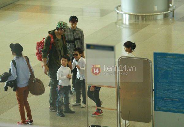 Ki Kwang (BEAST) hoảng hốt vì bị fan giật mũ ở sân bay Tân Sơn Nhất 6