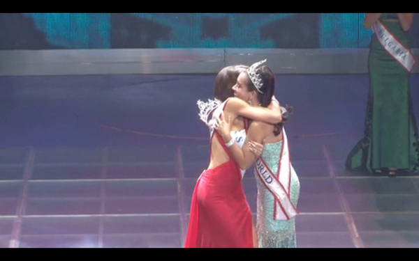 Mrs World 2013: Mỹ đăng quang, Việt Nam vào Top 6 8