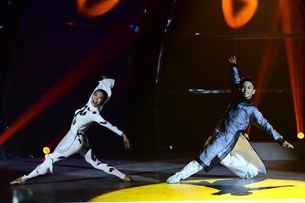 SYTYCD: John Huy Trần bối rối gọi nhầm Mỹ An thành... Mỹ Tâm 22