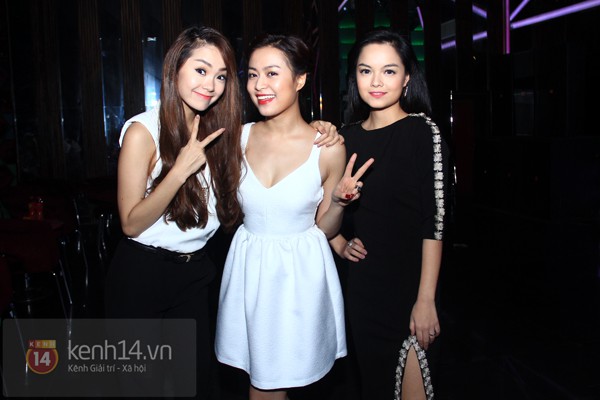 Minh Hằng đến mừng Phạm Quỳnh Anh, Ho&agrave;ng Th&ugrave;y Linh 10