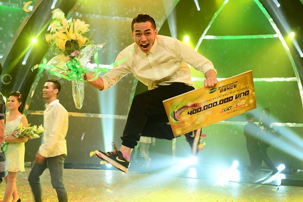 Ai là "người chiến thắng" nổi bật nhất showbiz Việt 2013? 28
