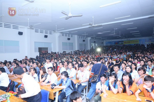 Đạo diễn Quang Huy b&oacute; tay trước độ "chịu chơi" của Phạm Quỳnh Anh 2