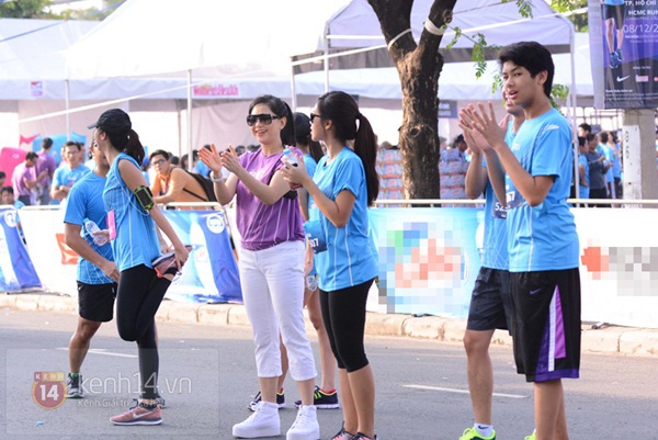 Gia đình Tăng Thanh Hà thu hút hết sự chú ý trong cuộc đua từ thiện 22