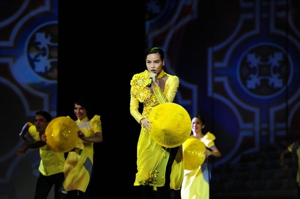 Mỹ Tâm, Thu Minh, Hà Hồ tỏa sáng trên cùng sân khấu 2
