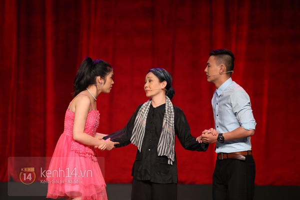Đông Nhi... bạt tai Noo Phước Thịnh khi được công bố thắng giải "Mai Vàng" 15