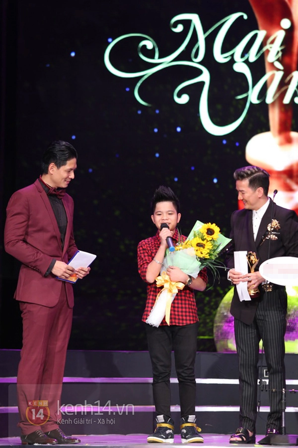 Đông Nhi... bạt tai Noo Phước Thịnh khi được công bố thắng giải "Mai Vàng" 4