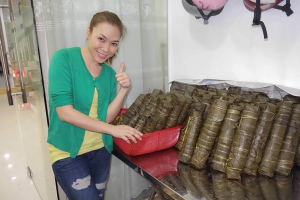 Mỹ Tâm đáng yêu gói bánh Tét và làm mứt đón Tết 19