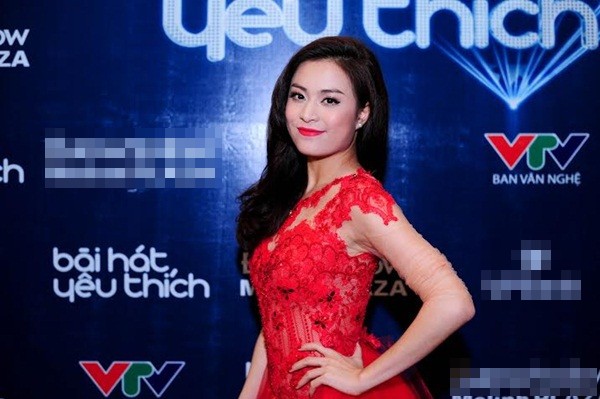 Ho&agrave;ng Th&ugrave;y Linh tỏa s&aacute;ng trong lần đầu trở lại s&oacute;ng trực tiếp VTV3 4