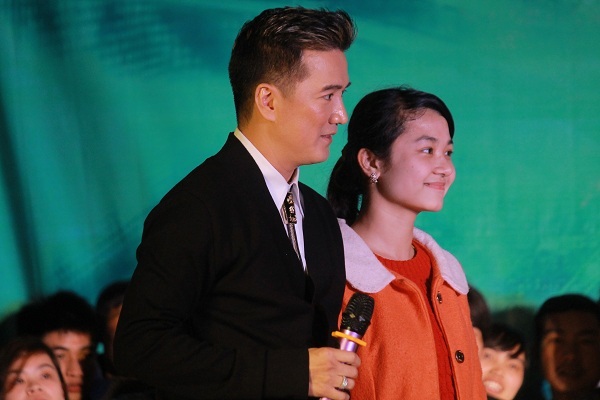 X-Factor Việt Nam: Hàng nghìn thí sinh đội mưa để gặp giám khảo Mr.Đàm 19