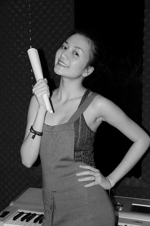 "Đàn em" vào phòng thu chuẩn bị cho liveshow của Hồ Ngọc Hà 5