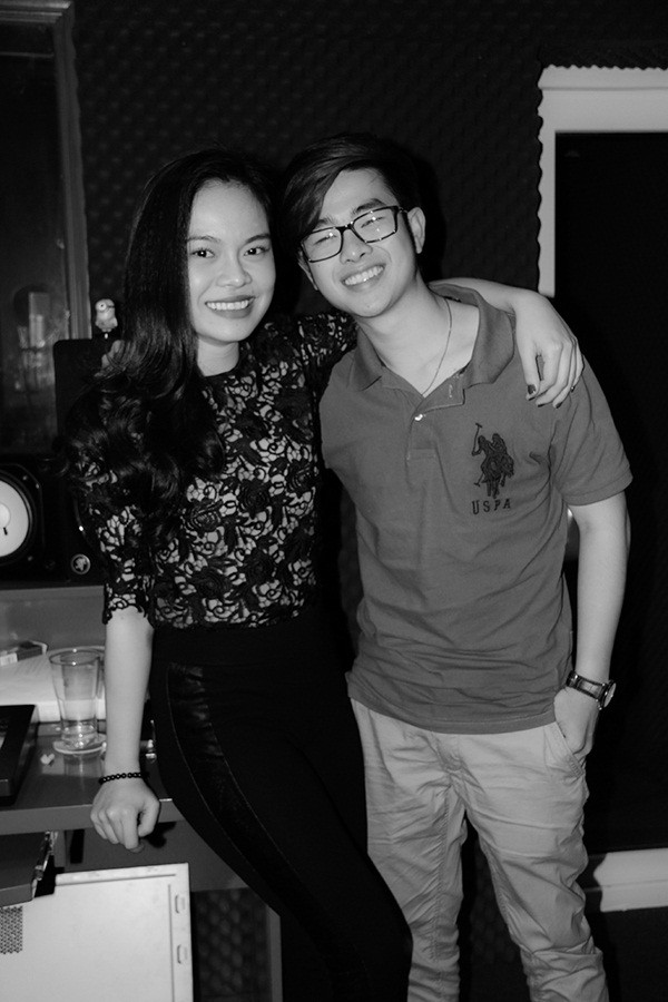 "Đàn em" vào phòng thu chuẩn bị cho liveshow của Hồ Ngọc Hà 8