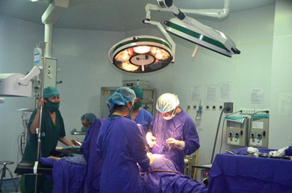 Ch&aacute;y tiệm v&agrave;ng ở Hạ Long: Điều kỳ diệu đ&atilde; đến sau ca mổ 1