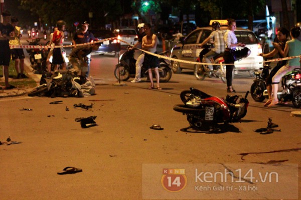 H&agrave; Nội: Xe m&aacute;y đối đầu nhau, 3 người nguy kịch 3