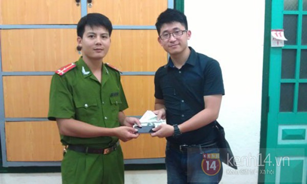 H&agrave; Nội: Đi 2km một kh&aacute;ch T&acirc;y bị chặt ch&eacute;m 600 USD  1