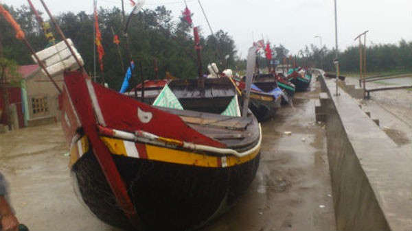 B&atilde;o số 6 l&agrave;m chết người, d&acirc;n Thanh H&oacute;a chạy nạn trong đ&ecirc;m 7
