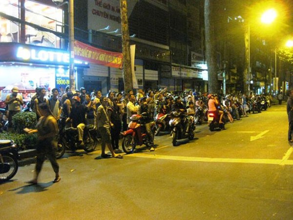 Ch&aacute;y lớn giữa S&agrave;i G&ograve;n, nhiều người được cứu bằng xe thang 5