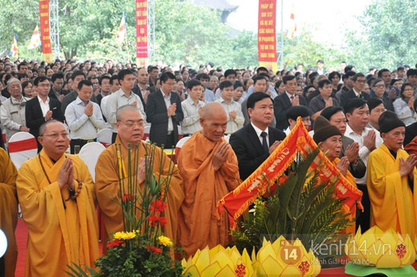 Hàng ngàn người cầu siêu cho nạn nhân tử vong vì tai nạn giao thông 5