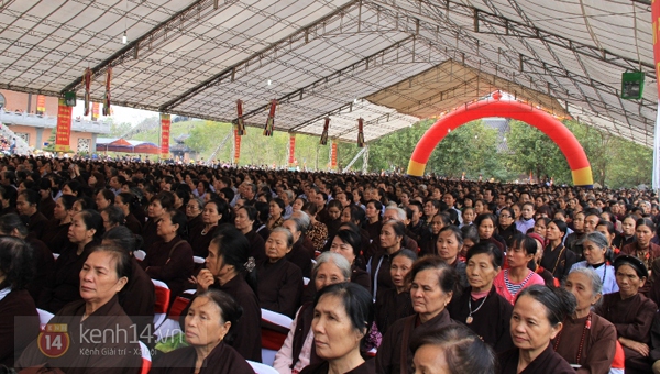 Hàng ngàn người cầu siêu cho nạn nhân tử vong vì tai nạn giao thông 1