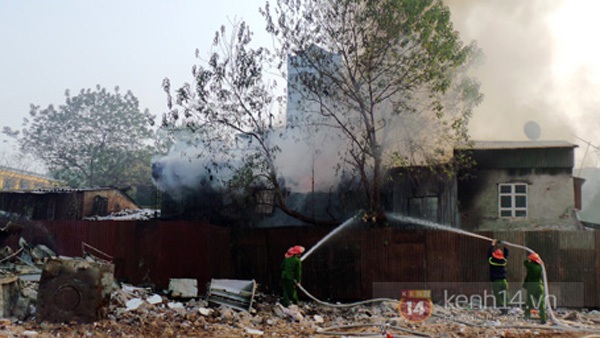 Cháy khu nhà "ổ chuột" giữa trung tâm Hà Nội 2