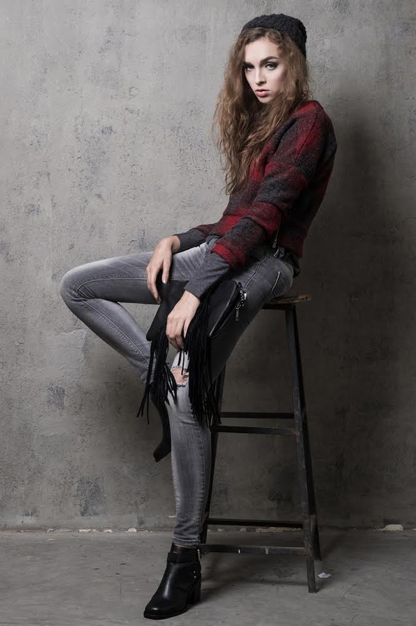 Th&ecirc;m gợi &yacute; cho street style ng&agrave;y gi&oacute; m&ugrave;a với sweater & sweatshirt  4