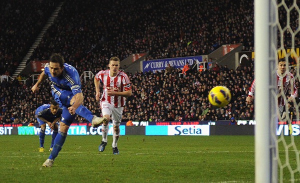 Stoke - Chelsea: Chủ nhà "tự sát" 2