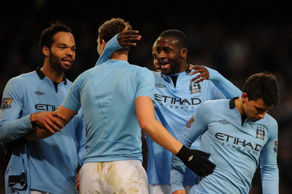 Man City - Stoke: Ki&ecirc;n tr&igrave; b&aacute;m đuổi 2