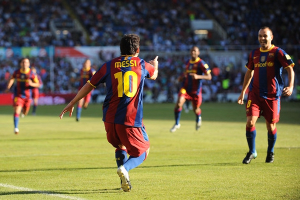 Nhìn lại 4 lần lên “ngôi vua” của Lionel Messi 7