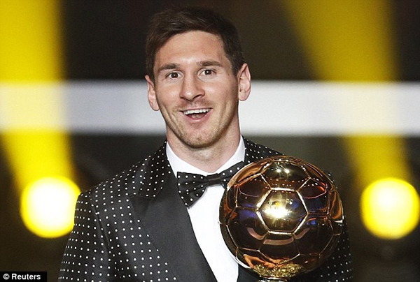 Messi lịch lãm cùng trang phục Dolce & Gabbana