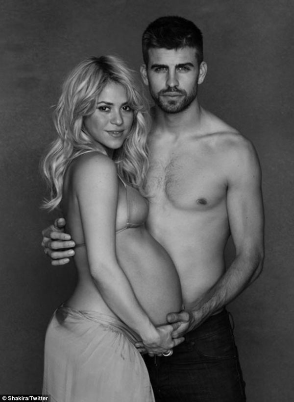 Pique – Shakira tung ảnh ”nóng” khoe em bé 3
