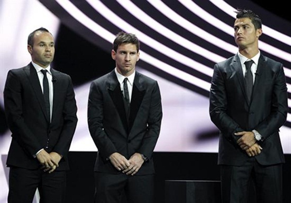 Quả B&oacute;ng V&agrave;ng FIFA 2012: Gọi t&ecirc;n Messi 2