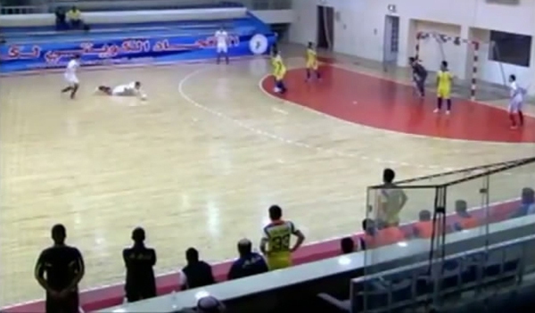 Kiểu phối hợp đá phạt bằng... đầu lan tới Futsal 2