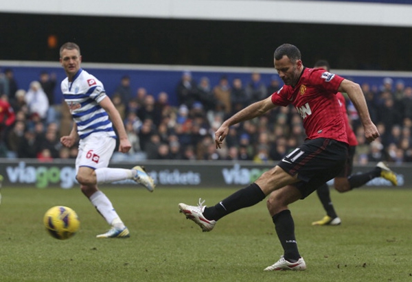 So sánh 2 bàn thắng cách nhau 19 năm của Giggs vào lưới QPR 1