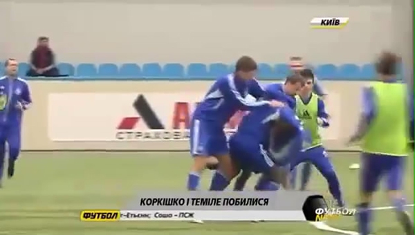 2 cầu thủ Dynamo Kiev tẩn nhau giữa sân tập 4