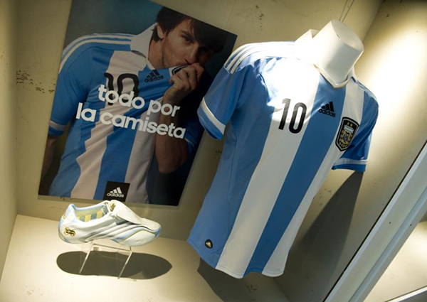 Chiêm ngưỡng những kỷ vật tại viện bảo tàng Messi 8