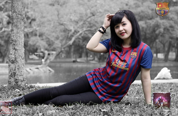 Fan nữ Barca tại Việt Nam bất ngờ được l&ecirc;n b&aacute;o T&acirc;y Ban Nha 16