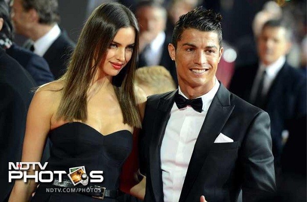 Xóa bỏ tin đồn “chán” bạn trai, Irina đến sân cổ vũ Ronaldo 3