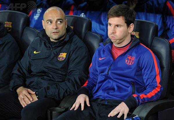 Messi “làm trò” khó hiểu khi ngồi ghế dự bị 4