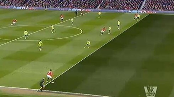 Van Persie lập hattrick nhờ sự gi&uacute;p đỡ của trọng t&agrave;i? 1