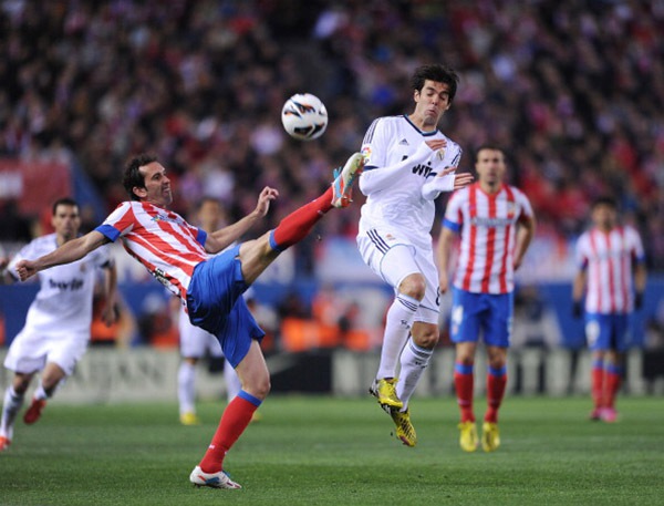 Atletico Madrid 1-2 Real Madrid: Giữ vững... ngôi nhì 1