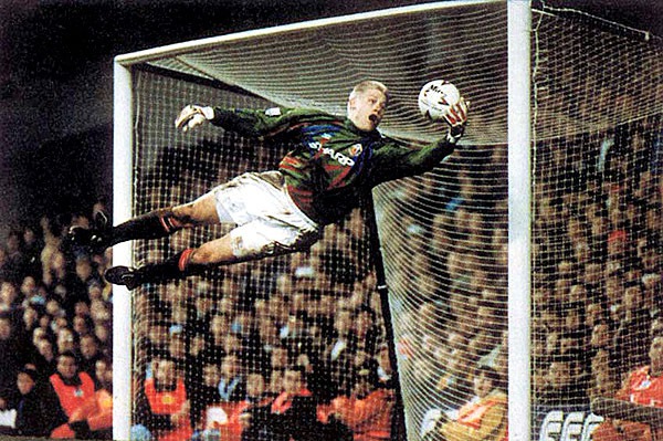 Huyền thoại của MU Peter Schmeichel sắp tới Việt Nam 4