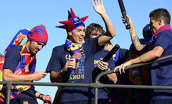 Cận cảnh buổi lễ ăn mừng hoành tráng của Barcelona 19 Cận cảnh buổi lễ ăn mừng hoành tráng của Barcelona 19