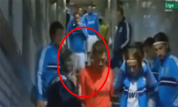 Lộ clip Mourinho và Casillas không thèm nhìn mặt nhau 1