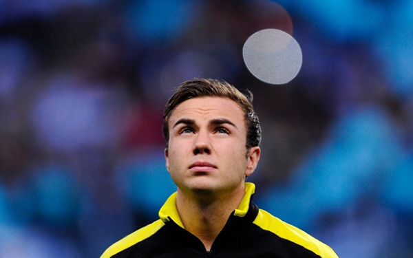 CĐV Dortmund “chửi rủa” Gotze ngay trong trận đấu với Bayern 1