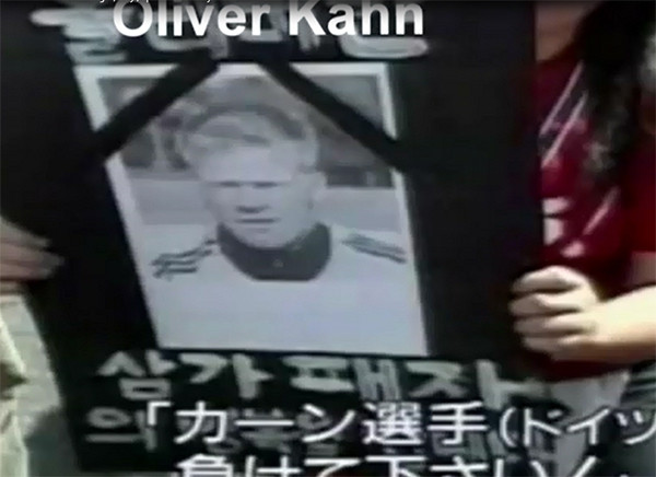 CĐV Việt Nam bức xúc trước clip “chơi bẩn” của tuyển Hàn Quốc tại WC 2002 15